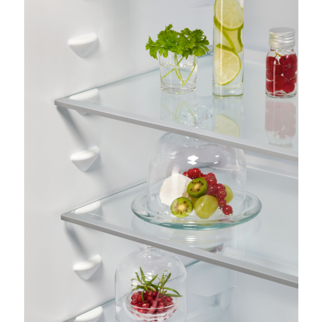 AEG NSC7N18ZES 54.6cm 70/30 Built In Frost Free Fridge Freezer