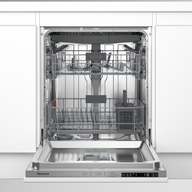 Blomberg LDV52420 Integrated Full Size Dishwasher with Hygiene+ 15 Place Settings