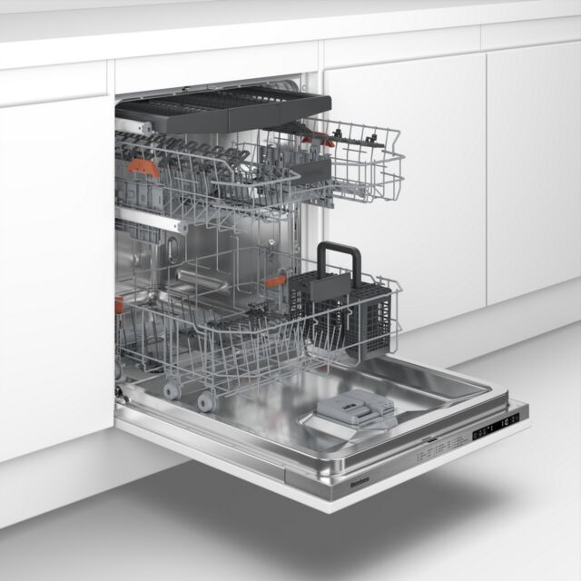 Blomberg LDV52420 Integrated Full Size Dishwasher with Hygiene+ 15 Place Settings