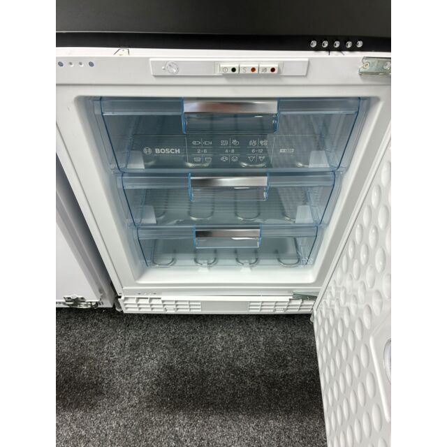 Bosch EX- GUD15AFF0G Ex-Display Serie | 6 Built-Under Freezer - White