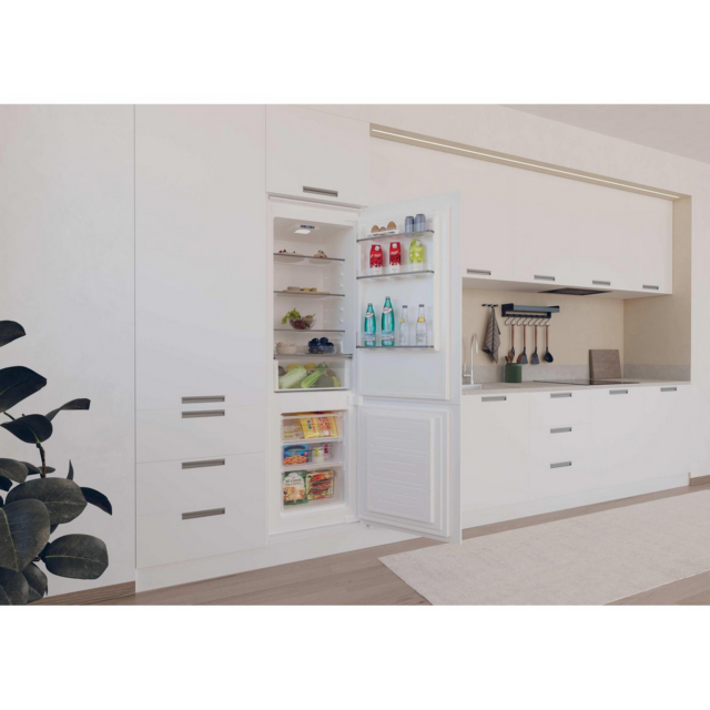 Hoover HOBBML18EK 54cm 70/30 Built in Fridge Freezer - White