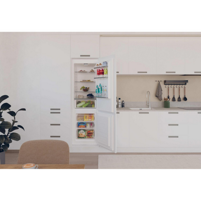Hoover HOBBML18EK 54cm 70/30 Built in Fridge Freezer - White