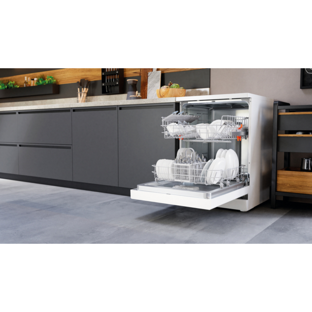 Hotpoint H2FHL626UK Freestanding 14 Place Settings Dishwasher