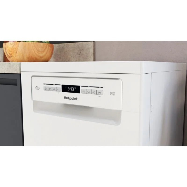 Hotpoint HSFO3T223WUKN Slimline Dishwasher