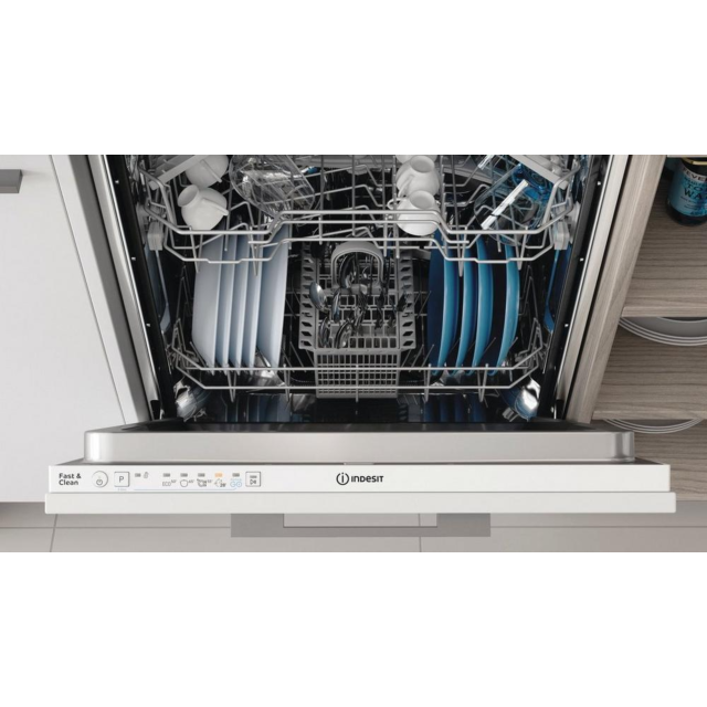 Indesit D2IHL326UK Built In Dishwasher 14 Place Setting