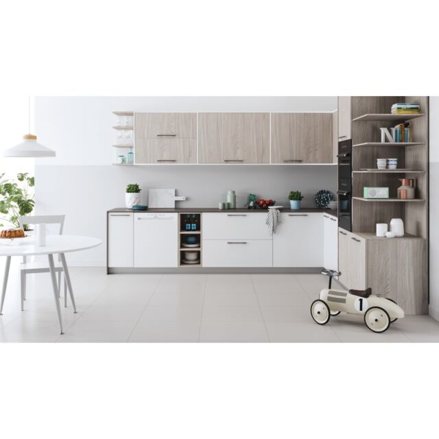Indesit I3BL626UK Semi Integrated Dishwasher: Full Size, White Colour