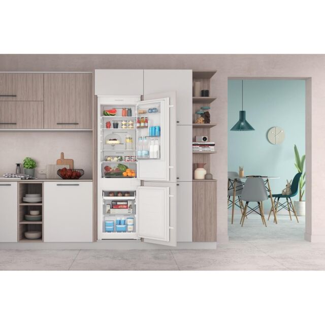 Indesit INC18T112 Total No Frost 70/30 Integrated Fridge Freezer - 54Cm - 250L