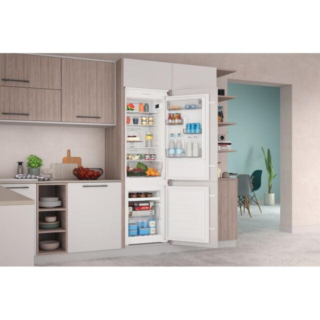 Indesit INC18T112 Total No Frost 70/30 Integrated Fridge Freezer - 54Cm - 250L