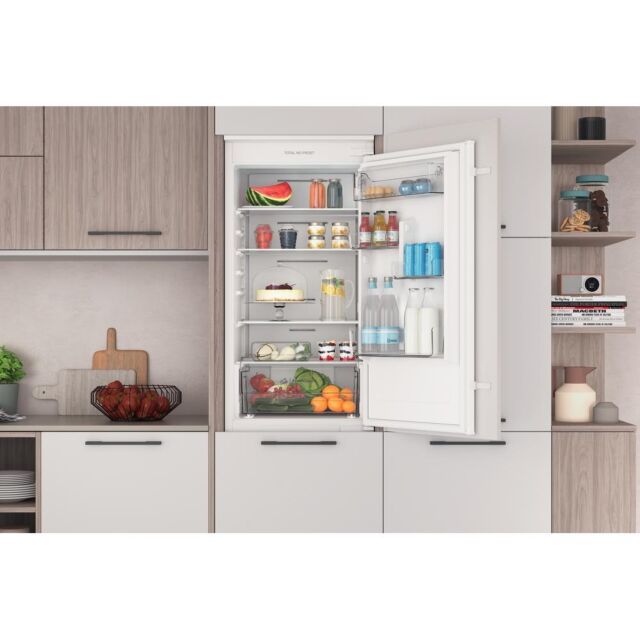 Indesit INC18T112 Total No Frost 70/30 Integrated Fridge Freezer - 54Cm - 250L