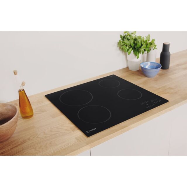 Indesit RI161C ceramic hob