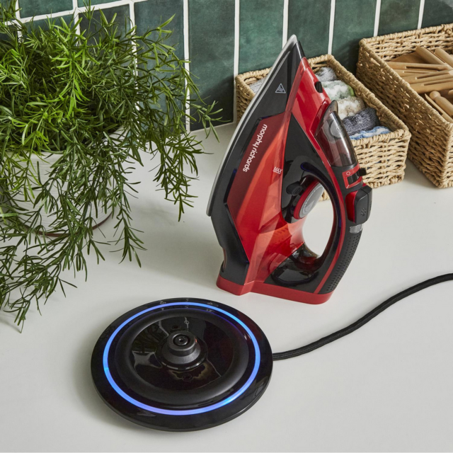 Morphy Richards 303250 Easycharge Cordless Steam Iron - Red