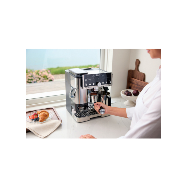 Ninja ES701UK Luxe Cafe Pro Series Espresso Machine - Black/Stainless Steel